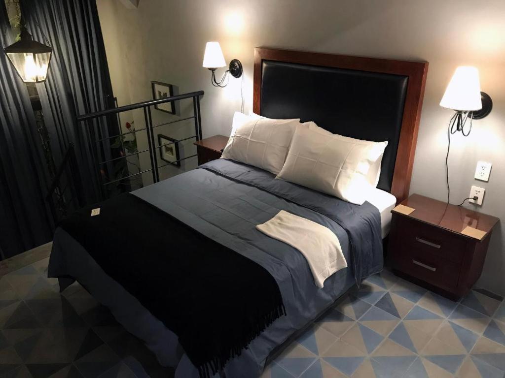 La Perla Hotel Boutique B&B Гуадалахара Екстериор снимка